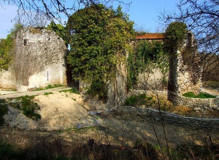 Château de Font-Moreau, Plou, Cher, France, France